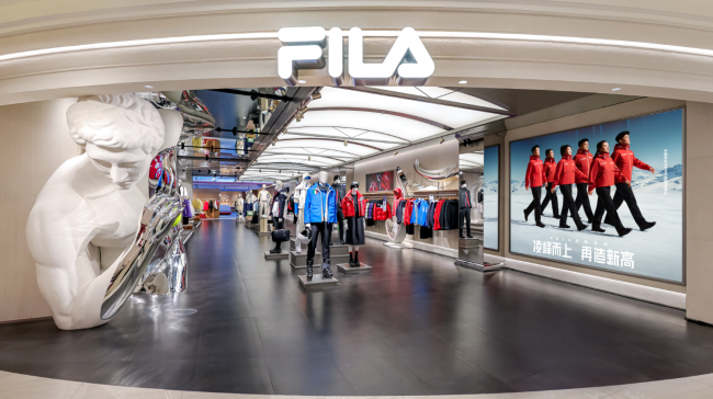 运动属性+新店型驱动，FILA2025年营收净利双增