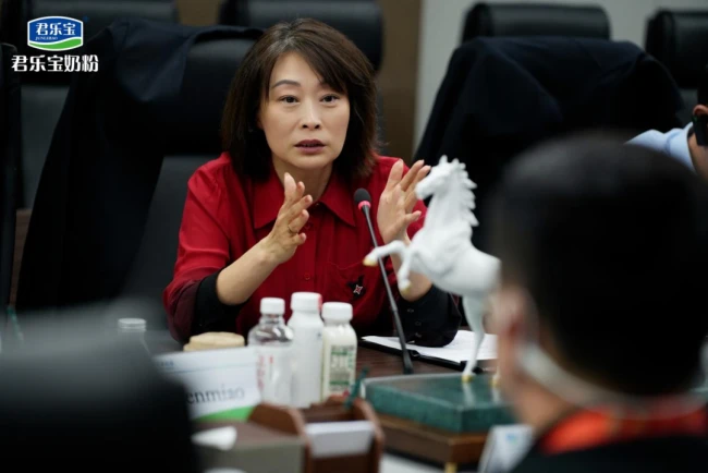 君乐宝乳业集团副总裁陈君