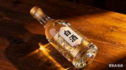 油价飙、经济悬，茅台却突然涨价，底气到底有多足