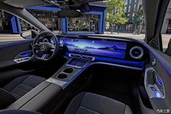 奔驰 C 级纯电内饰官图！39.1 英寸巨屏座舱太震撼，4 月 20 日首发必看