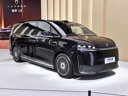 仪式感爆棚！智界 V9 携智能交互侧门光毯 4.22 开启预订，科技豪华新标杆不容错过