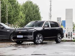 吉利银河 M9 黑金智曜版实车首曝！北京车展重磅发布，颜值质感双巅峰