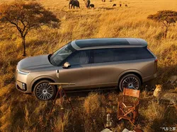 日本民众高喊高市政权下台 抗议修宪企图