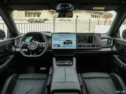 贵州千户苗寨景区山体滑坡 降雨引发清理中