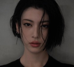 不愧是天选艾达王！日本女星晒美图：冷艳气场拉满