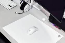 雷蛇推出全球最薄玻璃游戏鼠标垫，售价 1199 元！极致顺滑体验是否真正值得你入手