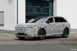 雷克萨斯 TZ 谍照首曝！尺寸看齐纯电汉兰达，旗舰 9 系三排 SUV 震撼来袭