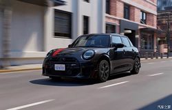 2026款MINI Cooper S四门Red Line版官图 玩个性