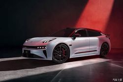 KW避震/碳纤维扰流板/Brembo卡钳！极氪001五周年纪念版限量预