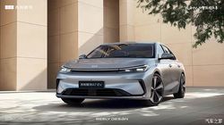 10万级纯电中型 车长超4.9米 470/550km双续航 吉利银河A
