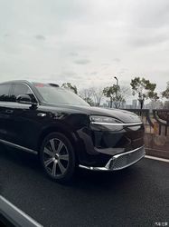 气场更强了 新款问界M9实车曝光 尺寸变大/续航里程提升