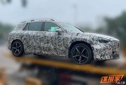 首曝！国产全新奔驰 GLC EV 谍照流出，后门加长空间大增，尾部设计或有惊喜