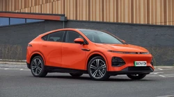 外媒试驾2025款小鹏G6 特斯拉Model Y迎来劲敌
