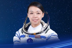 荣耀！李家超感谢国家支持，祝贺黎家盈入选第四批航天员，书写香港融入国家航天新篇章