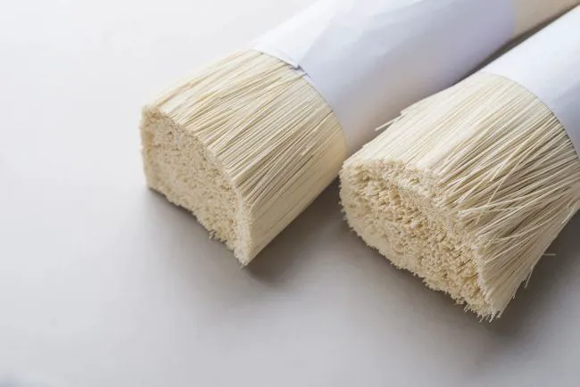 克明食品耍“手擀”心机,擦边的风刮向挂面