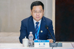 奶业赋能生态！伊利受邀博鳌论坛，共商荒漠化防治，以绿色屏障守护家园，彰显责任担当