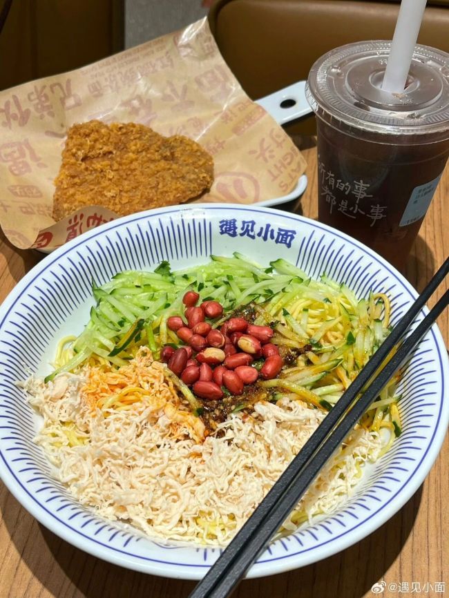 连环舆情突袭，遇见小面招牌蒙尘