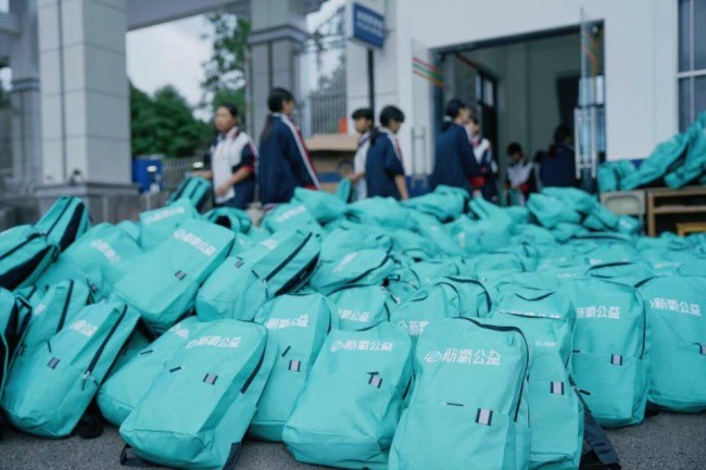 新氧公益豆蔻守护行动落地云南腾冲,多维帮扶乡村青春期女童