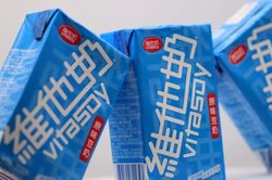 维他奶内地失速，85岁的罗友礼仍在拼