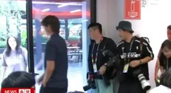 韩国国家队主帅辞职！念稿双手插兜离场，敷衍遭全网痛批，球迷怒斥缺乏尊重，持续发酵