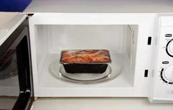 警惕！微波炉热带油塑料盒，微塑料飙升 125 倍！隐形杀手，千万别用，快换玻璃陶瓷
