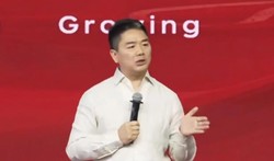 刘强东：京东一个都不会开除，要保住50多万蓝领饭碗