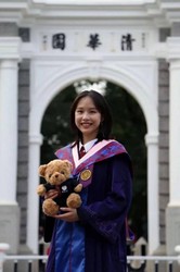 清华女硕士转行纹眉师：最高月入10万 母亲态度变了