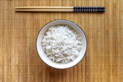 一碗隔夜剩饭酿成大祸！男子食用后被送进ICU抢救