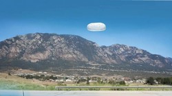 美国新UFO档案公布：一架客机大小的"土豆"悬浮山间