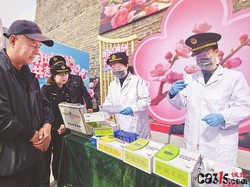 北京东城区市场监管局开展“你点我检”食品安全活动