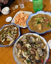 三得利酒家万峰路店的酸辣鸡爪剩菜回收利用，恶心到我了