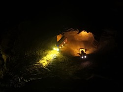 山西朔州怀仁市一河道内现夜间非法盗采砂石 两部门对接后处置进展不明