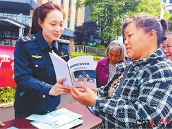 广西兴安县市场监管局开展集“民生普法”宣传活动